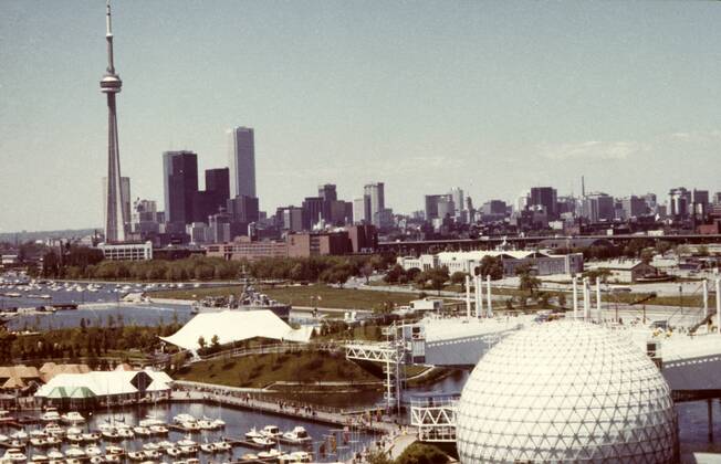 Eröffnung des CN Tower in Toronto, 50. Jahrestag am 26. Juni