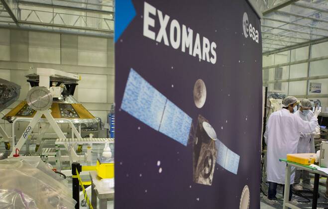 Jean Claude Marcourt visits Thales Alenia Space in Cannes