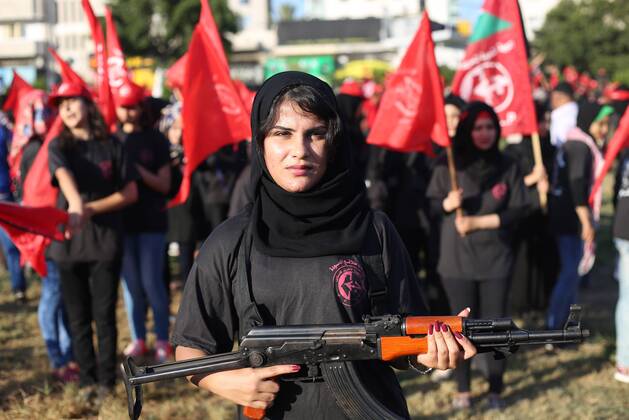 Palestine: Military training for girls in Gaza