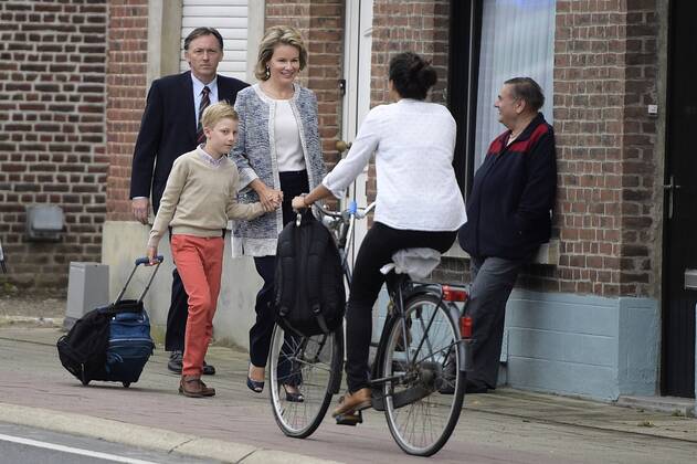 Belgium: Queen Mathilde brings Prince Emmanuel to school
