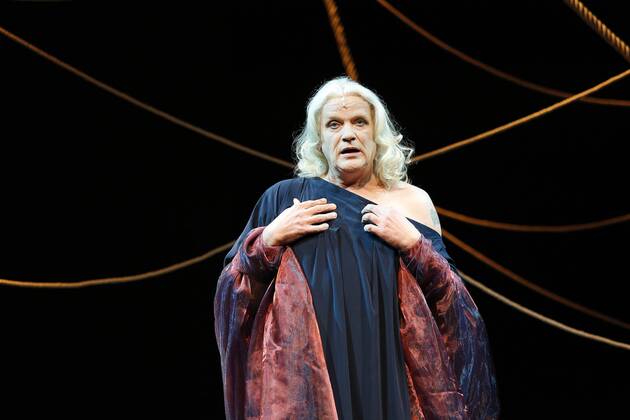 Helena. Plea for a Slut at the Renaissance Theatre in Berlin