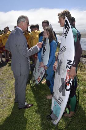 Prince Charles meets surfers in New Zealand