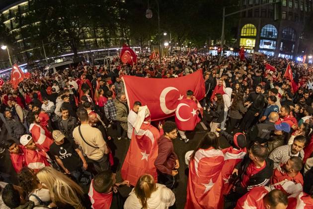 EURO 2024, Turkish fans celebrate reaching the quarter-finals in Berlin