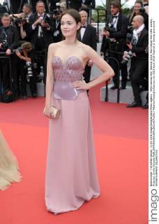 69th Festival de Cannes - Emilia Schüle at the Cafe Society film premiere