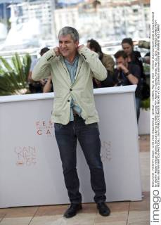 69th Festival de Cannes - Rester Vertical Photocall