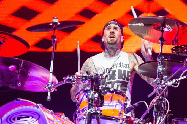 Blink-182-Drummer Travis Barker wegen Taubheit am Arm operiert, Archivbilder