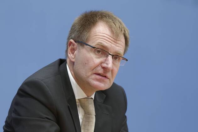 Attorney General Peter Frank suspects Moscow of commissioning zoo murder