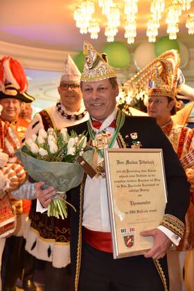 Carnival: Meeting of the Düsseldorf Prince and Princess Couples with the Cologne Triumvirate