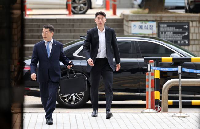 Football, South Korean international Ui-jo Hwang faces prison sentence
