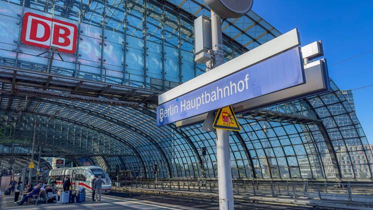 Berlin Central Station will be partially closed due to construction work from mid-February, archive images