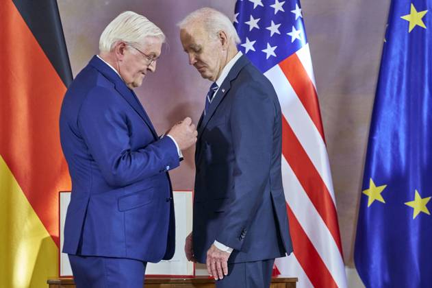 Berlin, Verleihung des Verdienstordens der Bundesrepublik an Joe Biden