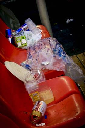 Carnival in Rio: Cleaning up in the Sambadromo