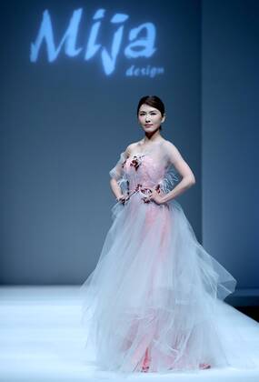 China Fashion Week - Lyu Qing Fashion Show