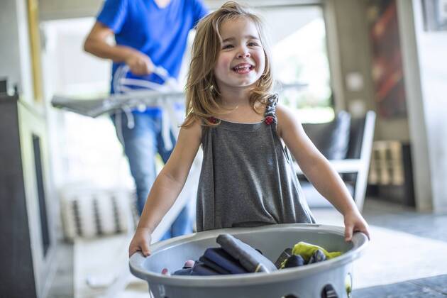 Kinder, Helfen im Haushalt