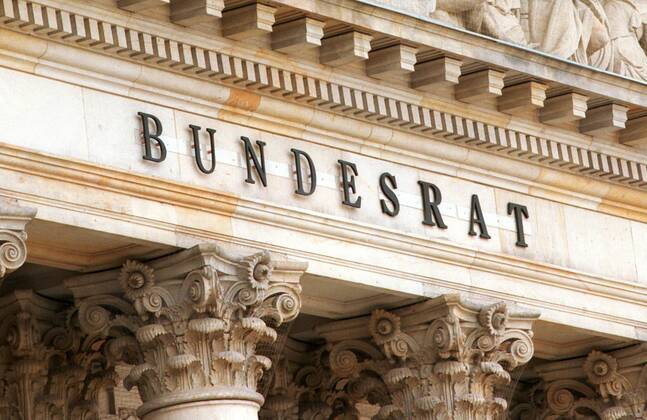 Federal Council officially takes over its new domicile in Berlin, 25th anniversary on 28 September