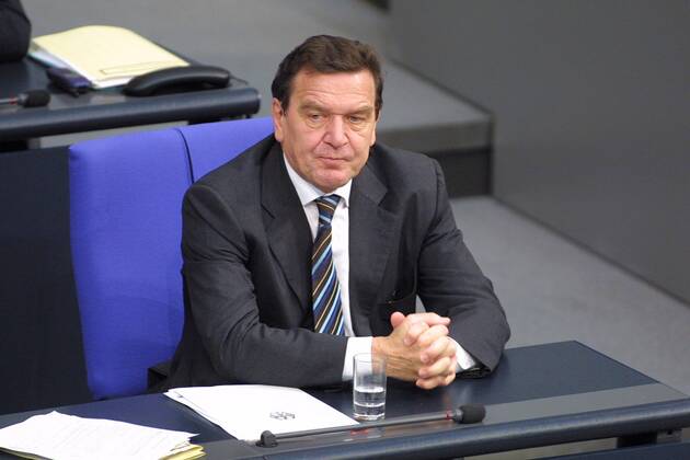 Gerhard Schröder calls a vote of confidence on the Bundeswehr’s deployment in Afghanistan; 25th anniversary on 16 November