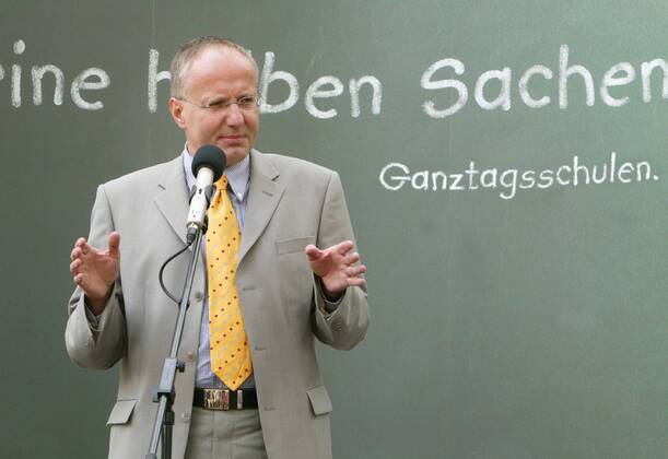 Berlin public prosecutors office investigates former minister Steffen Reiche, archive images