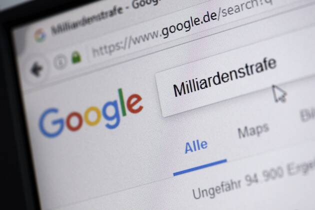 EU court cancels Commissions billion-euro fine against Google, archive images