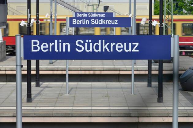 Power failure paralyses Berlin Südkreuz station