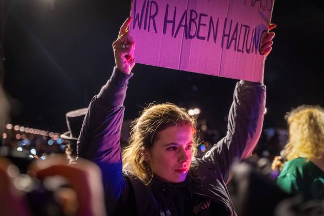 Luisa Neubauer calls for an uprising of the decent in Berlin, archive pictures