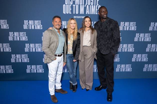 Dis Moi Juste Que Tu M Aime Premiere in Paris