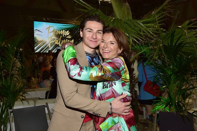 Celebrities under palm trees premiere