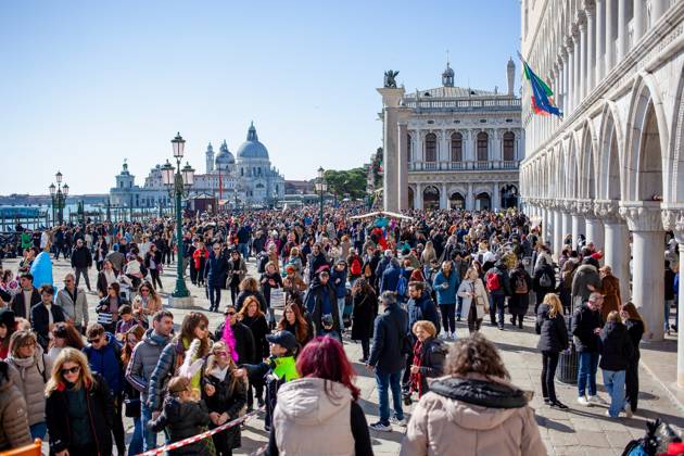 Venice charges up to ten euros admission for day tourists from Good Friday, archive images