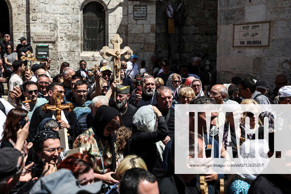 Israel, Procession on Good Friday in Jerusale | IMAGO
