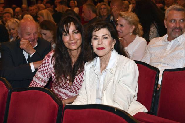 No to money Premiere at the Komödie im Bayerischen Hof Munich