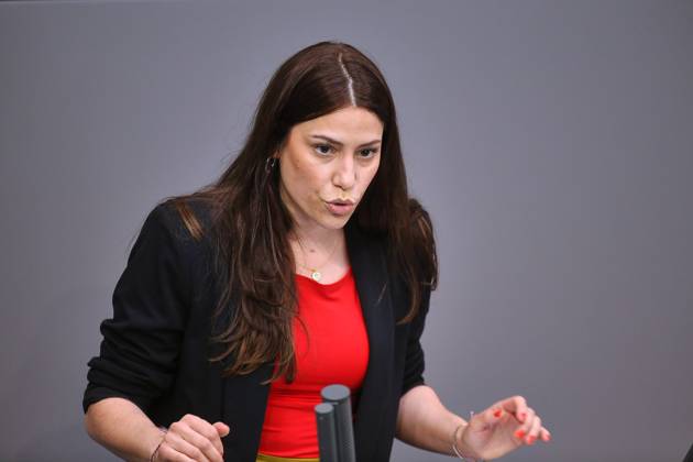 Left-wing MP Cansin Köktürk expelled from Bundestag because of Palestine jumper - Archive photos