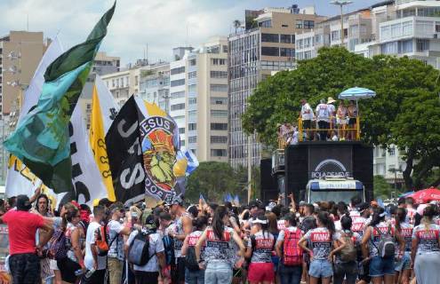 Pentecostal churches organize carnival procession in Rio de Janeiro