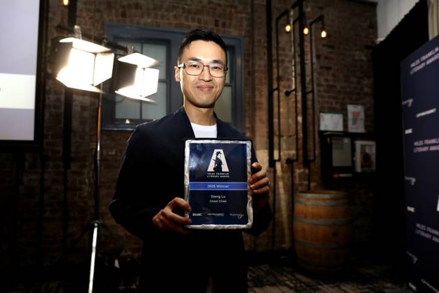 Siang Lu gewinnt Franklin Literatur Award für Ghost Cities