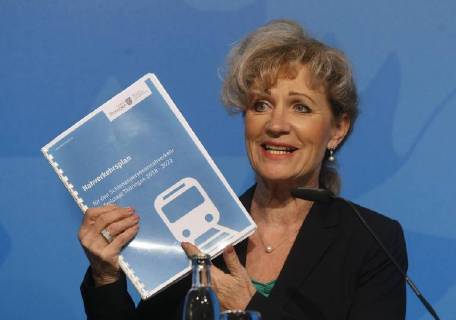 Erfurt, Thüringens Verkehrsministerin Keller präsentiert Nahverkehrsplan 2018 bis 2022