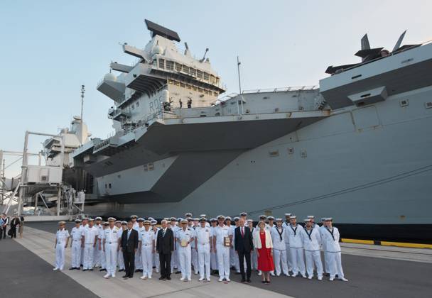 Japan, welcoming ceremony for the aircraft carrier HMS Prince of Wales in Tokyo