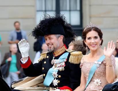 Birthday Crown Prince Frederik - carriage ride at Amalienborg Castle
