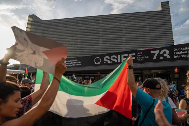 San Sebastian International Film Festival, pro-Palestinian protest accompanies opening gala