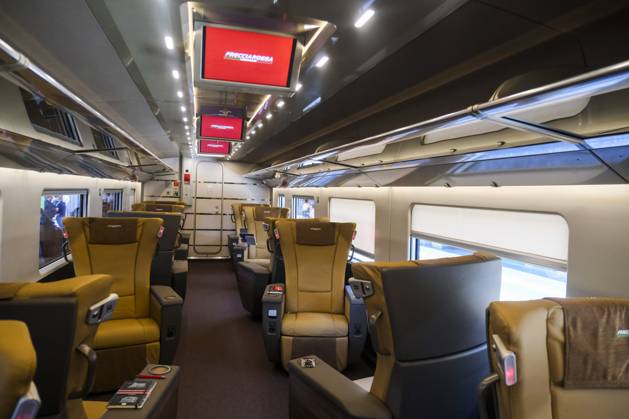 Italienischer Schnellzug Frecciarossa auf Testfahrt in Bayern unterwegs - Archivbilder