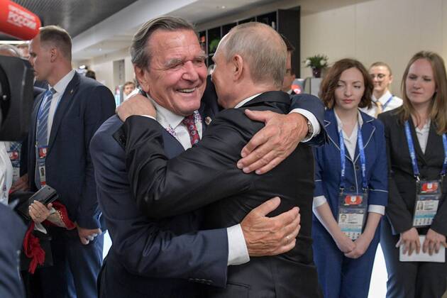 Russland, Wladimir Putin hat Gerhard Schröder zu Vieraugengespräch empfangen, Archivbilder