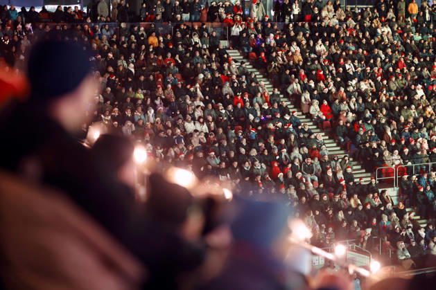 NRW, sing-along concert Loss er Weihnachtsleeder singe at the RheinEnergieStadion in Cologne