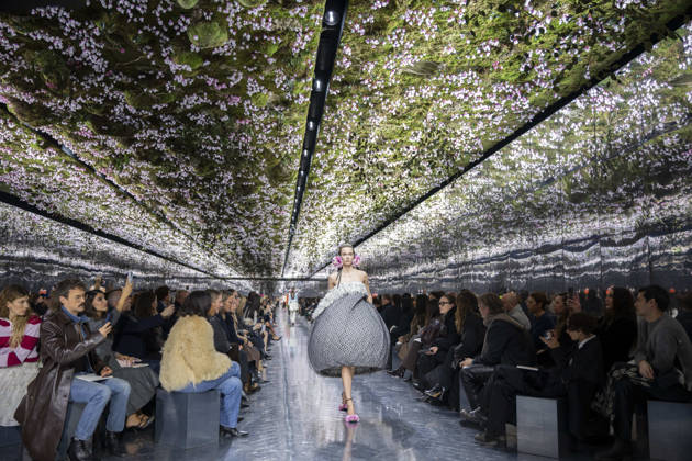 Paris Fashion Week, Dior fashion show
