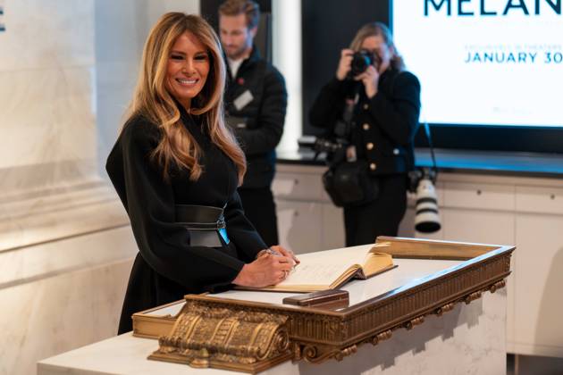 Melania Trump läutet vor Filmstart die Glocke der New Yorker Börse
