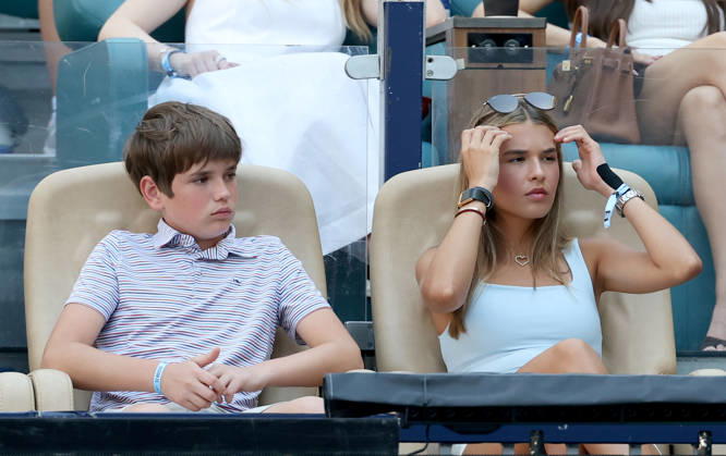 Tennis, WTA-Turnier in Miami, Finale, Kai Trump und Spencer Trump unter den Zuschauern
