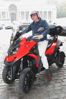 Prince Laurent tests a Qooder