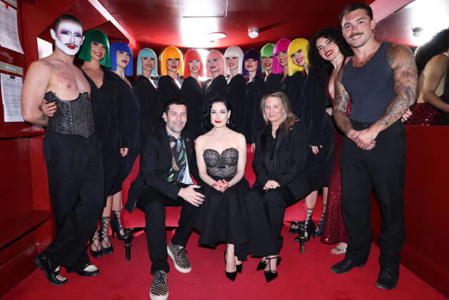 Celebrity, Dita Von Teese besucht Show Crazy Horse in Paris
