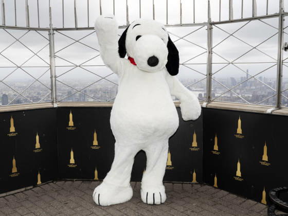 Snoopy besucht Empire State Building in New York