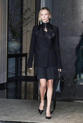 Celebrity, Charlize Theron unterwegs in New York