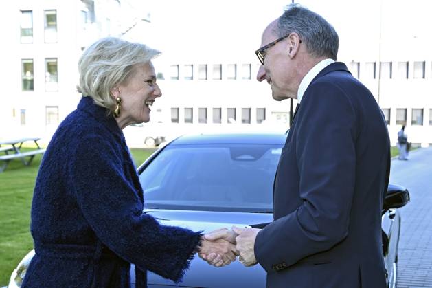 Royals, Prinzessin Astrid von Belgien besucht Gentherapie-Einrichtung des Pharmakonzerns UCB in Braine-l-Alleud