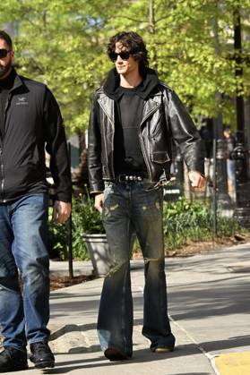 Celebrity, Sombr unterwegs in New York City