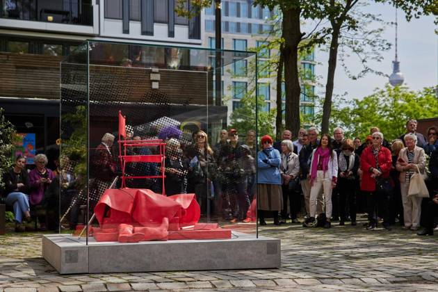 Arts, Einweihung einer Skulptur in Erinnerung an Helene Weigel im Berliner Ensemble