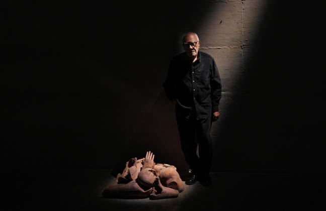 Arts, Mimmo Paladino installation in Milan